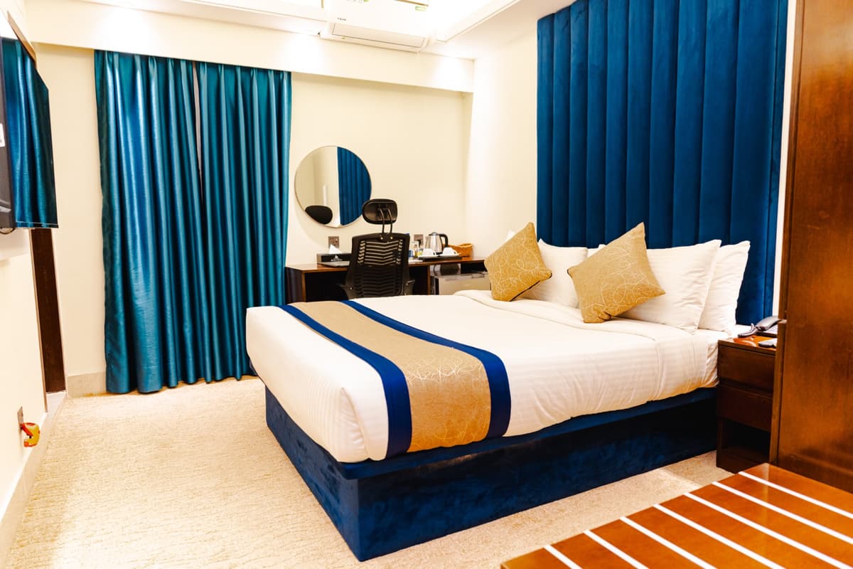 room-image-0